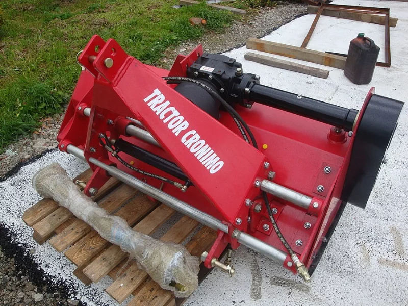 Mulčovač CRONIMO BCH-135 s hydraulickým přesuvem